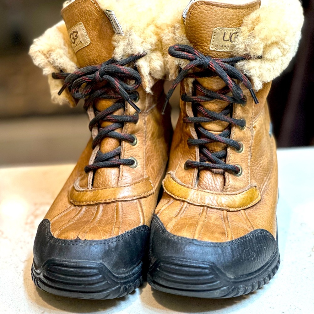 UGG Boot - Waterproof Size 6